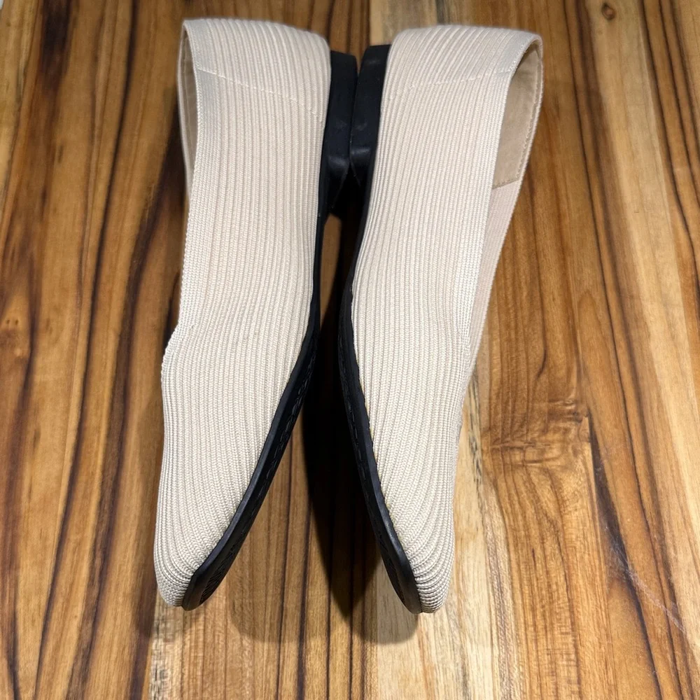 VIVAIA Mia 2.0 Square-Toe, V-Cut Flats Elegant Women's Flats in a Neutral Beige. - Picture 7 of 10